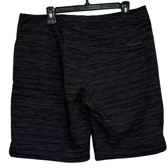 travis mathew Black & Blue Striped Board shorts sz 34 EUC - Picture 2 of 7